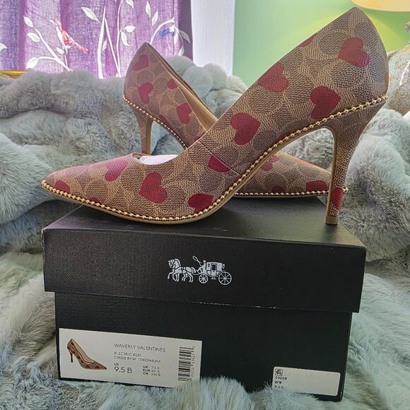 NIB COACH Waverly Valentines Heart Printed Pumps, Size 9.5 - Picture 1 of 10